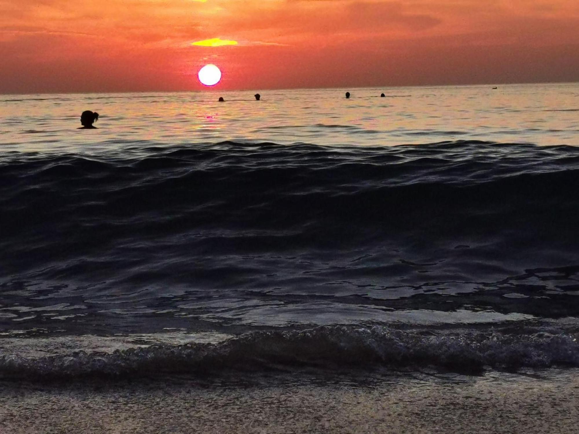 Отель Lanting Patong Экстерьер фото