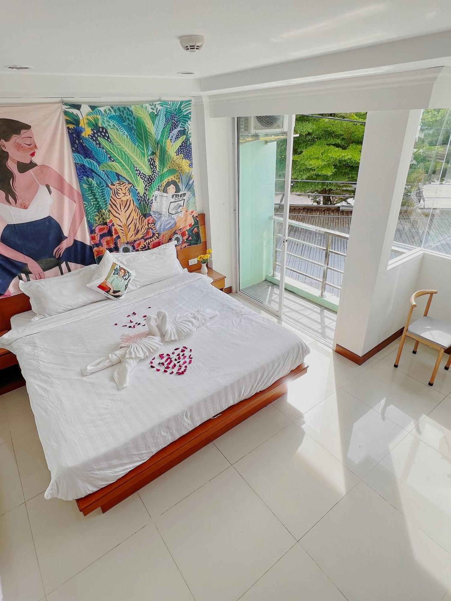Отель Lanting Patong Экстерьер фото